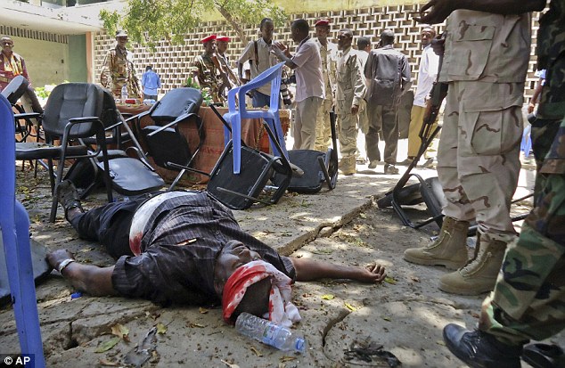 somalia suicide bombing 4 killed