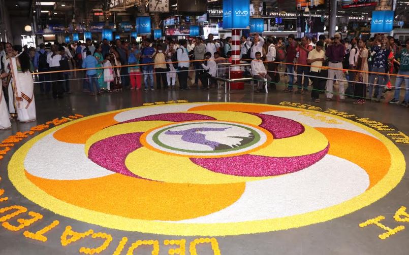 giant flower carpet at mumbai chathrapathi shivaji terminal