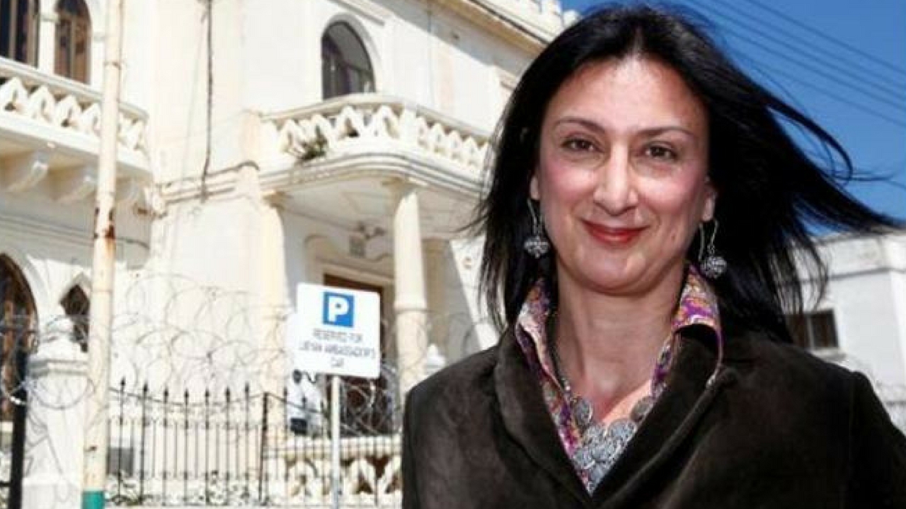 Bomb kills journalist (1)