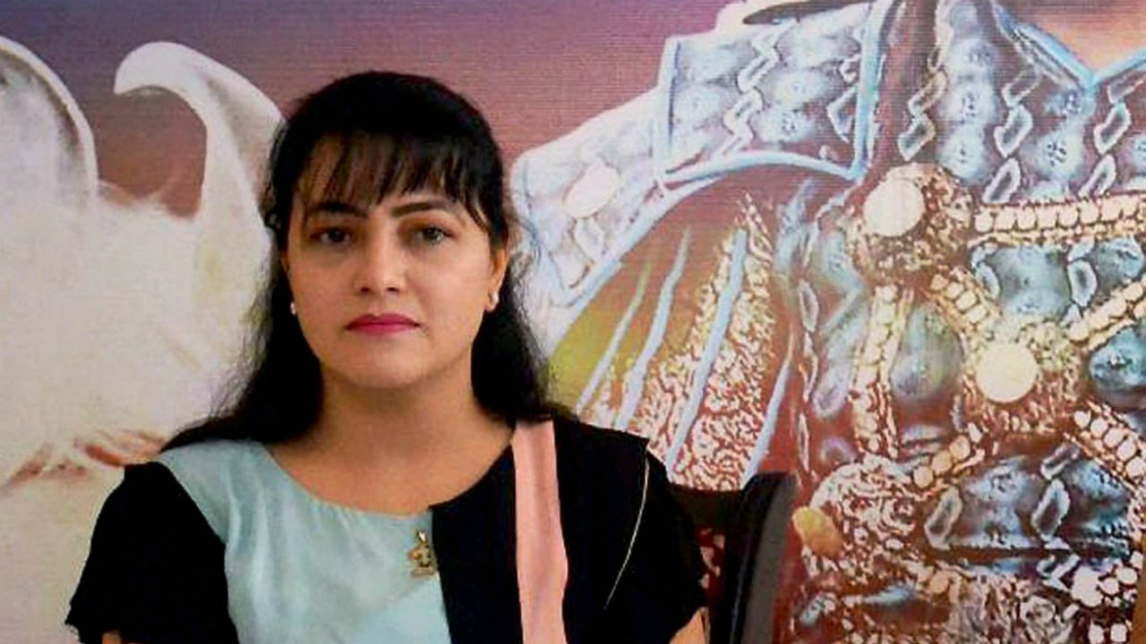 Honeypreet_Insan got crucial information from honeypreet laptop