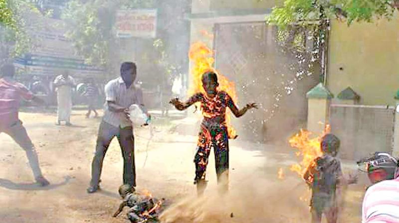 collectorate suicide isaikimuthu succumbed to injuries