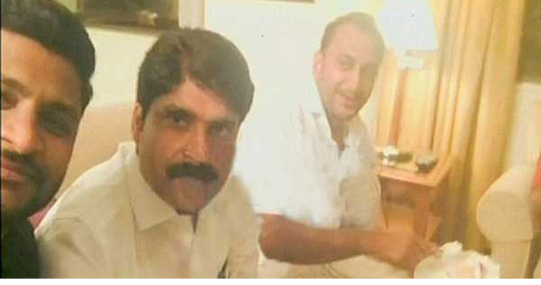 UDF leaders with gold smuggler