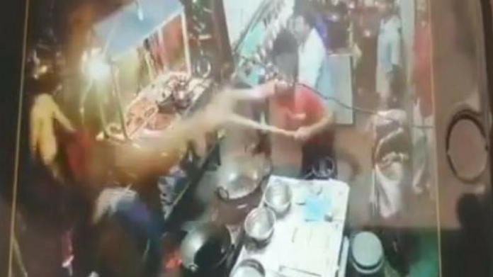 Mumbai eatery owner throws hot oil at customer