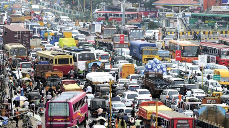 kochi heavy traffic due to vice prez visit