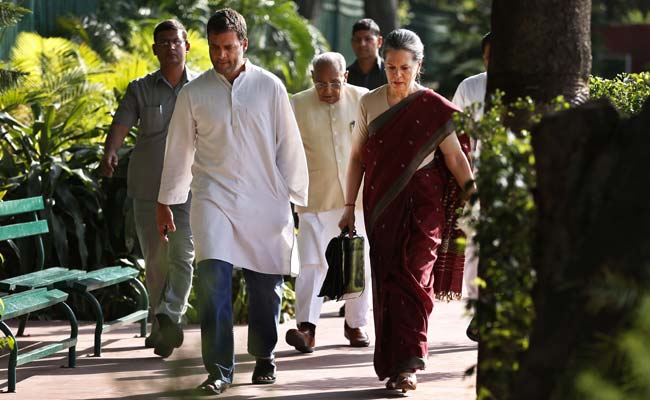rahul gandhi submitted nomination
