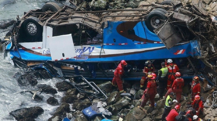 48 killed in Peru 'Devil's Curve' bus crash