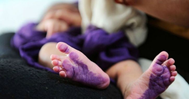 Woman Gives Birth In An Airport Bathroom Abandons The Child With A Note For Authorities