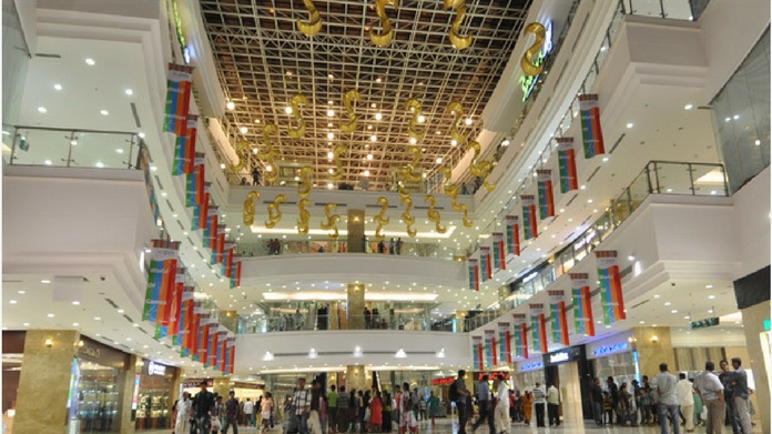 2000 crore lulu mall opens in UP