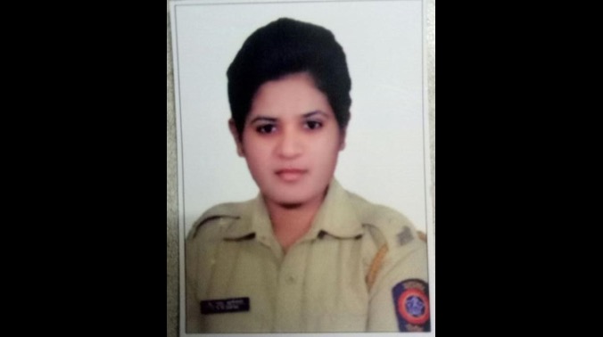 police woman found dead in railway track
