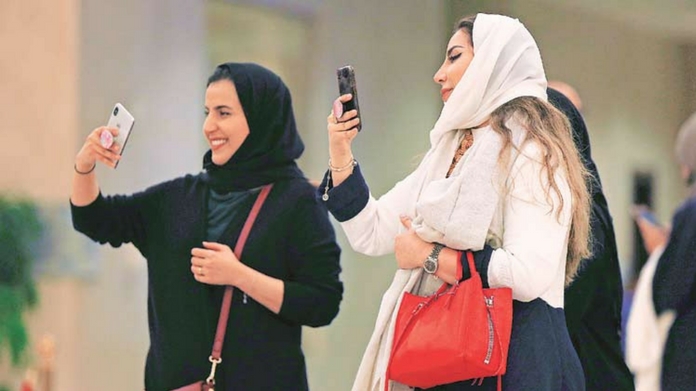 Saudi women can start own business without male permission
