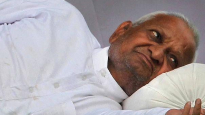 anna hazare stopped strike