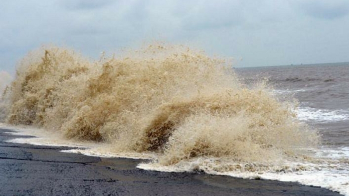 possibility of high tides in kerala shore