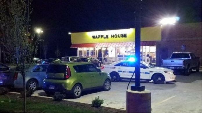 Naked gunman kills four in Nashville Waffle House