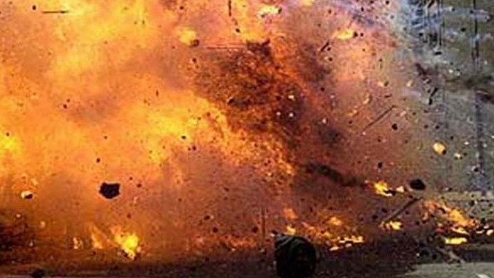 bomb attack on kozhikode houses and shop