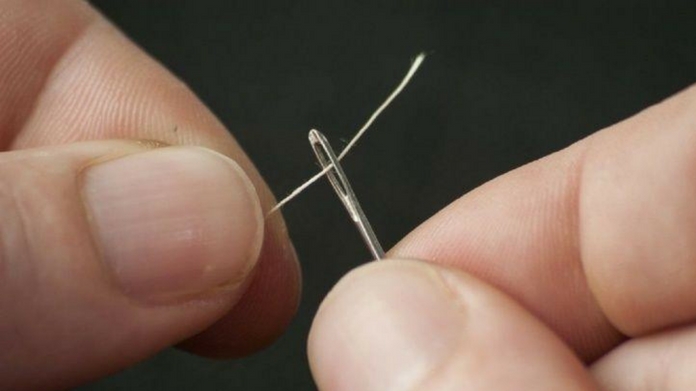 easy way to thread needle