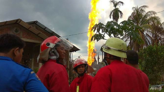 oil well caught fire killed 10
