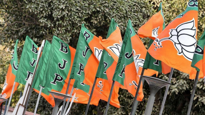 bjp close to majority in karnataka