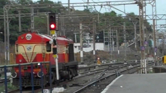 kochi train engine derailed