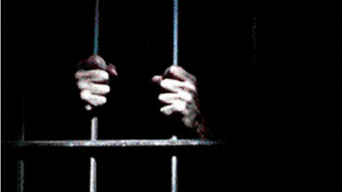 police manhandles youth in lock up