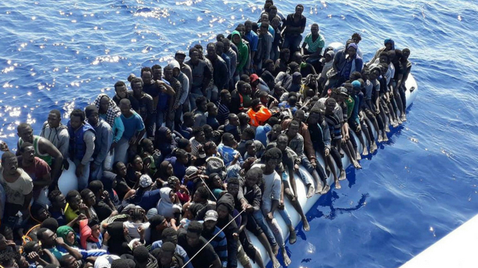 hundreds of refugees feared drowned in libyan refugee boat capsize