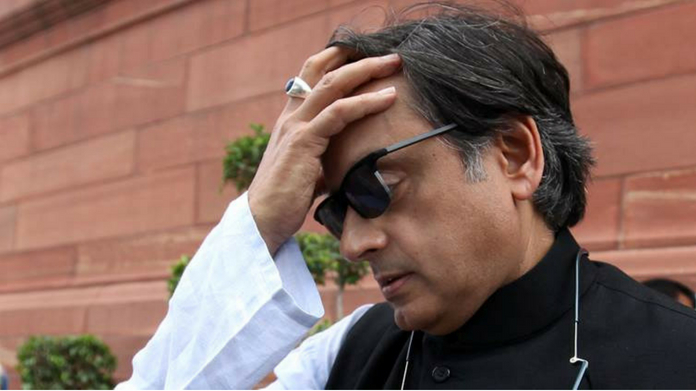 yuva morcha workers attack shashi tharoor office