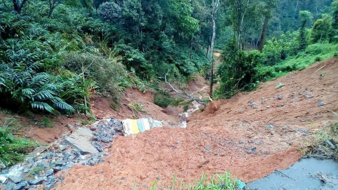 army and airforce set out to idukki and kozhikode