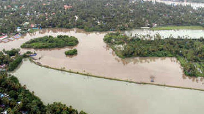 2 lakhs per person for the kin of dead kerala floods