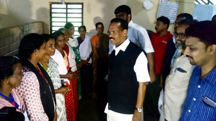 tp ramakrishnan visits disaster relief camp in puthupadi