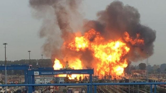 blast in chemical factory in uttarpradesh