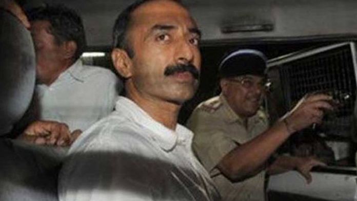 sc asks gujarat govt to answer on sanjeev bhatt issue within oct 4