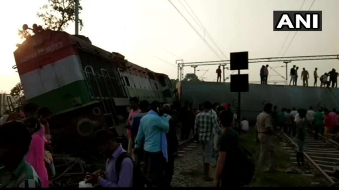 train derailed in uttar pradesh killed 5