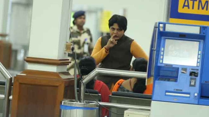 protest against trupti desai in mumbai airport