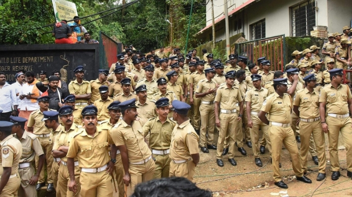 dress code mandatory for police in sabarimala