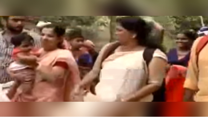 four women reached sabarimala with kid