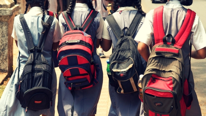 school bag weight should be lowered says center
