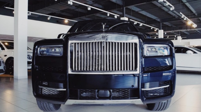rolls royce cullinan specialities and features