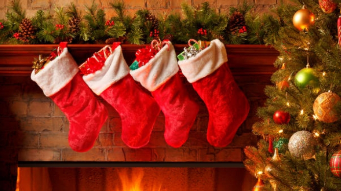 world celebrates christmas today