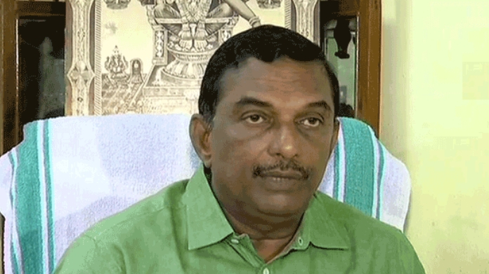 devaswom board asks tantri to give explanation within 15 min