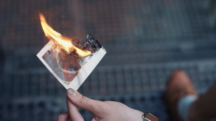 burn your ex photo and get free sweets from round up cafe