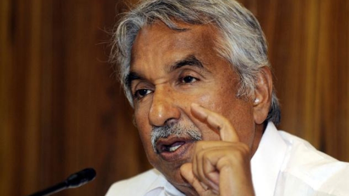 cpm should apologize says oommen chandy