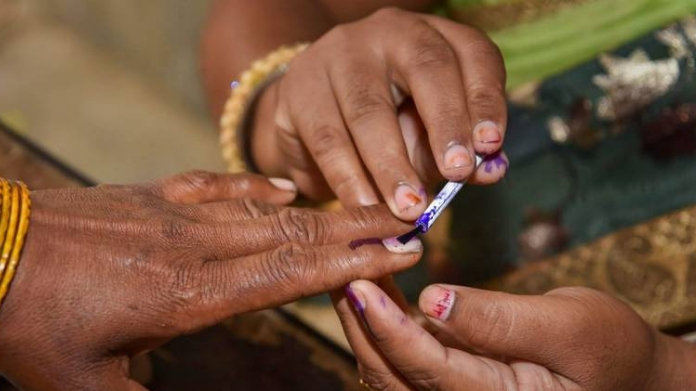 three transgenders cast vote in kerala