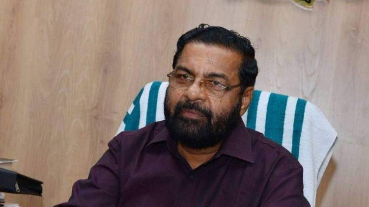 15000 crore loss for kerala tourism sector