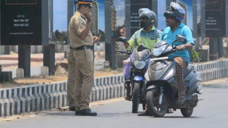 lockdownvialation kerala police