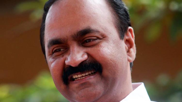 dyfi asks vd satheesan to apologise