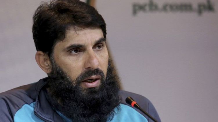 bowlers wear mask misbah