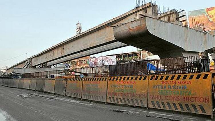 kundannur vyttila flyover construction
