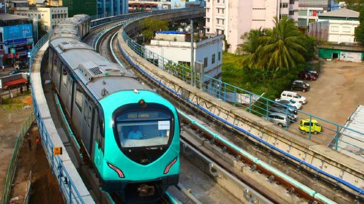 kochi metro thaikoodam petta service soon