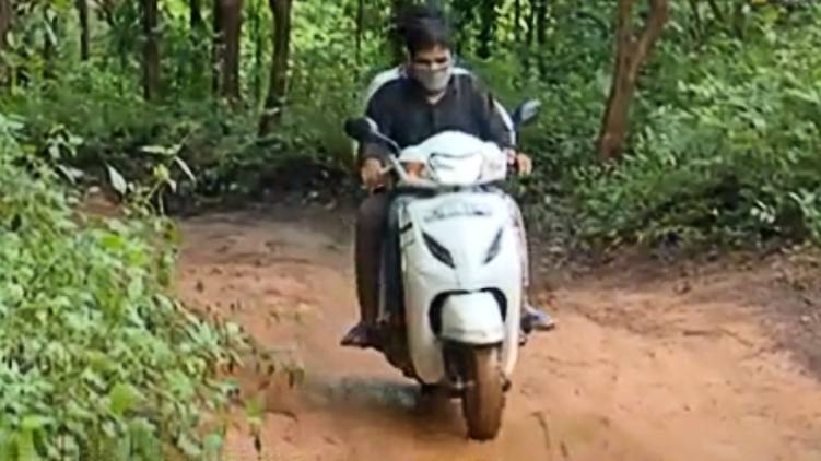kasaragod delampadi road