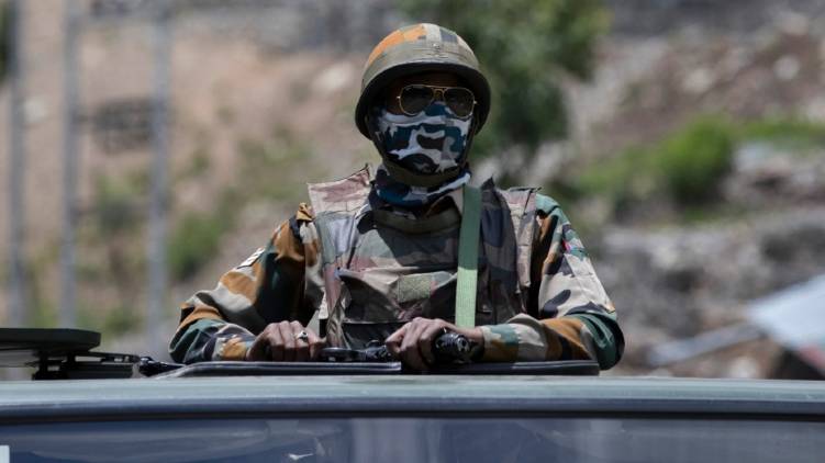 India ready with military equipment ladakh border