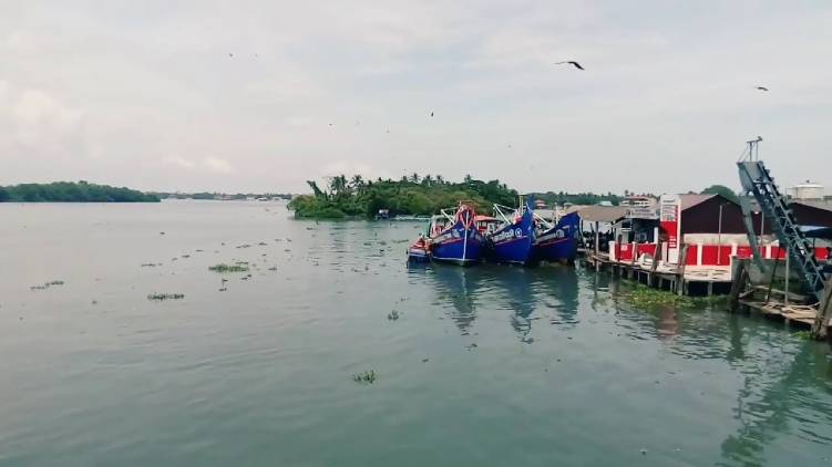 vypin kalamukku harbor shut down